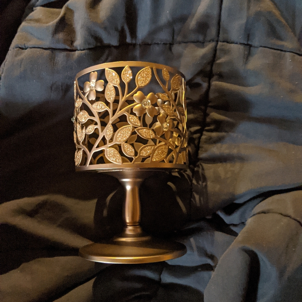 Bath and body works candle holder